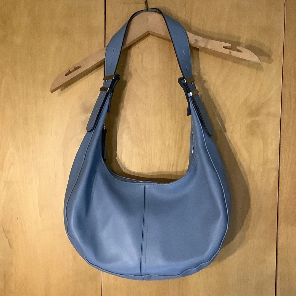 Beautiful light blue vegan leather hobo style purse, NWOT